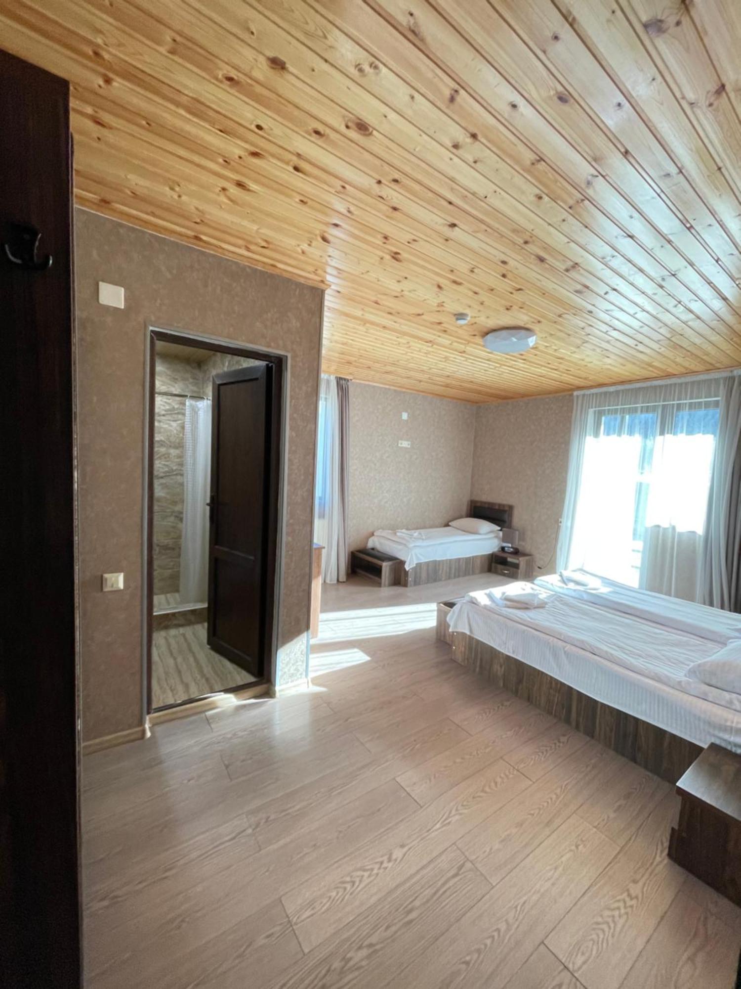 Hotel Elite House Mestia Quarto foto